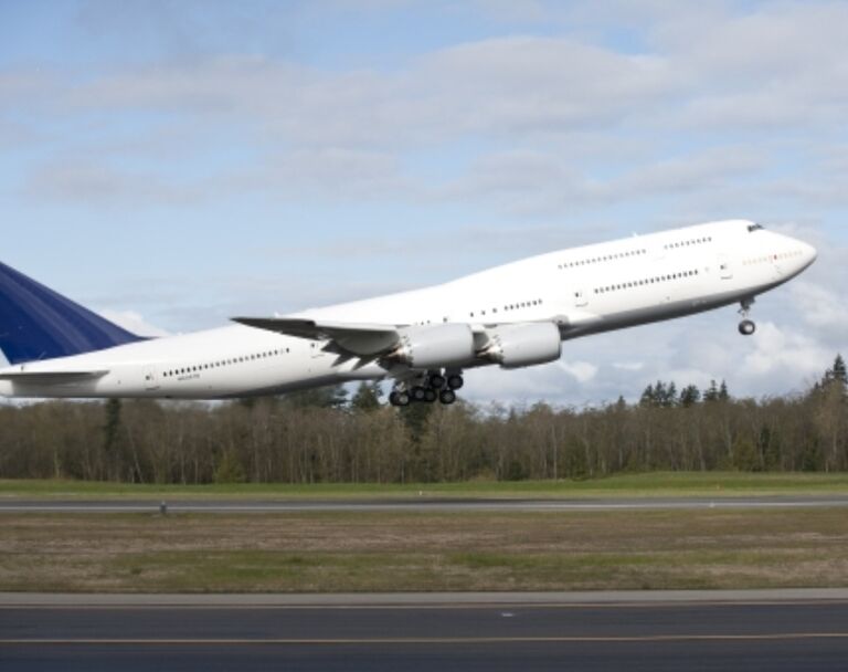 Boeing Parkt 747 8 In Der Wuste Flug Revue