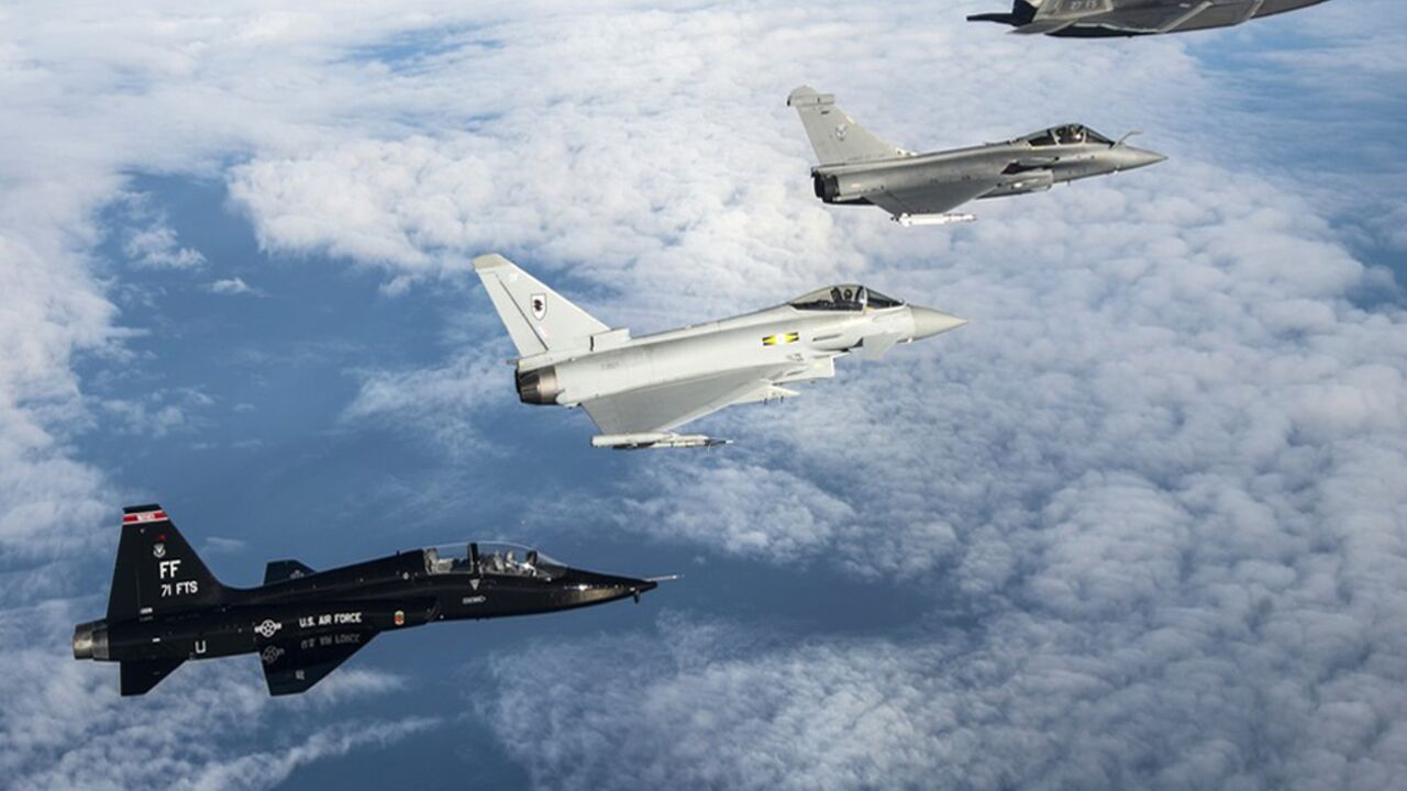 F 35 Und F 22 Trainieren Mit Eurofighter Und Rafale Flug Revue