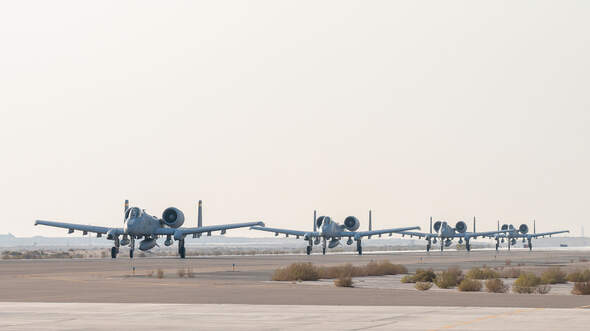 vier A-10 hintereinander